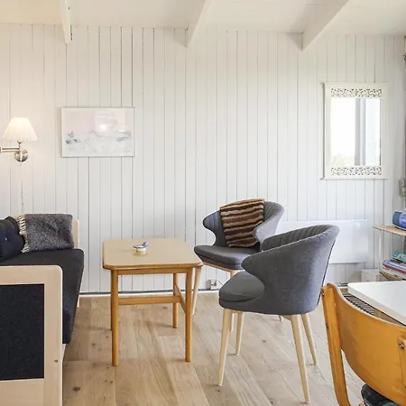 Awesome In With 1 Bedrooms, Wifi And Outdoor Swimming Pool 別荘