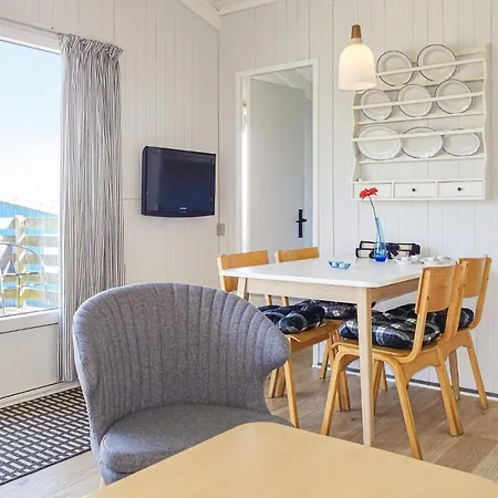 別荘 Awesome In With 1 Bedrooms, Wifi And Outdoor Swimming Pool アリンエ