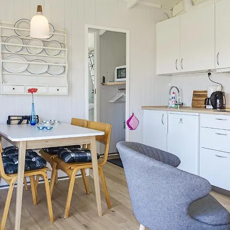 Awesome In With 1 Bedrooms, Wifi And Outdoor Swimming Pool アリンエ