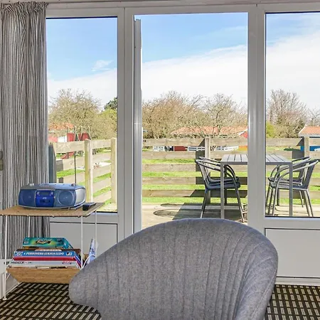 Awesome In With 1 Bedrooms, Wifi And Outdoor Swimming Pool アリンエ